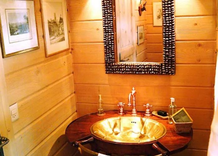 Exclusive Charming 4 Bedroom Near Gstaad 빌라
